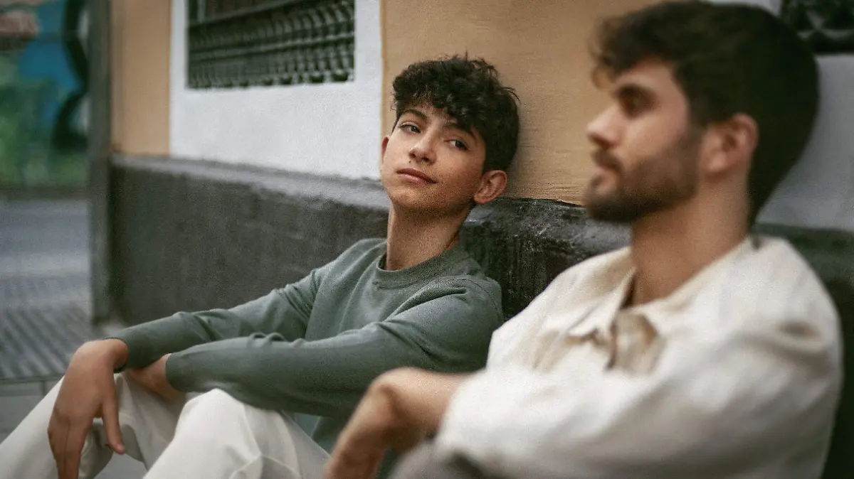 Los hallazgos apuntan a que las condiciones compartidas dentro de las escuelas pueden influir en la salud mental de los adolescentes