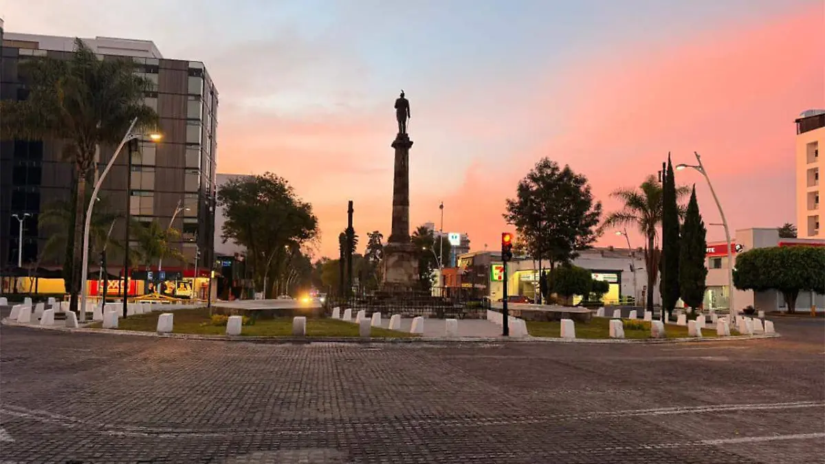 Elementos de seguridad pública arribaron al lugar para dispersar a la multitud