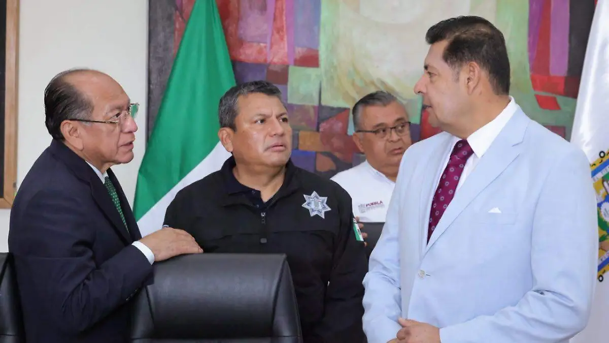 El mandatario poblano exhortó a las y los periodistas de Puebla a reportar, incluso de forma anónima, cualquier tipo de amenaza