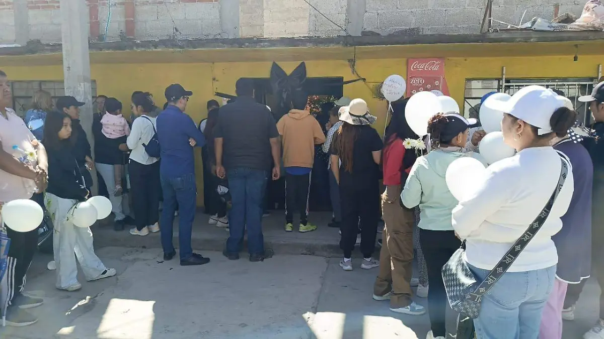 Los familiares le dieron el último adiós y depositaron sus restos en el panteón comunitario