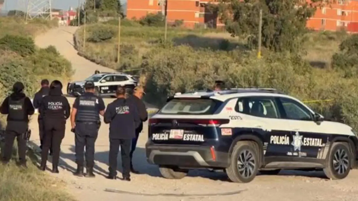El cuerpo fue trasladado por el Servicio Médico Forense (SEMEFO) para practicar la necropsia de ley