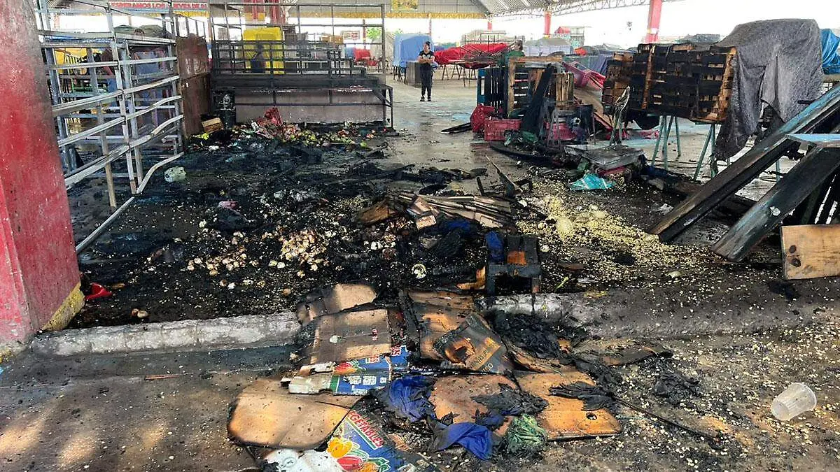 fuego consume puestos del mercado de izúcar 