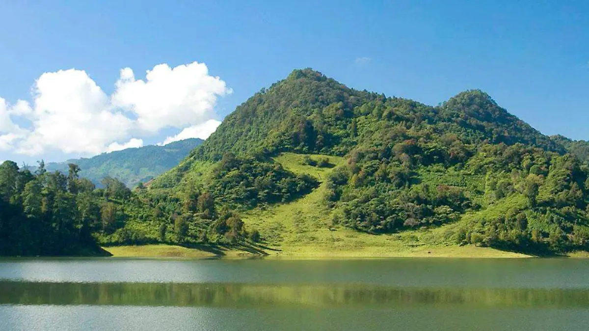 Desde Zacatlán hasta Teziutlán, estos municipios destacan por su clima fresco y sus atractivos para disfrutar unos días de descanso en contacto con la naturaleza.