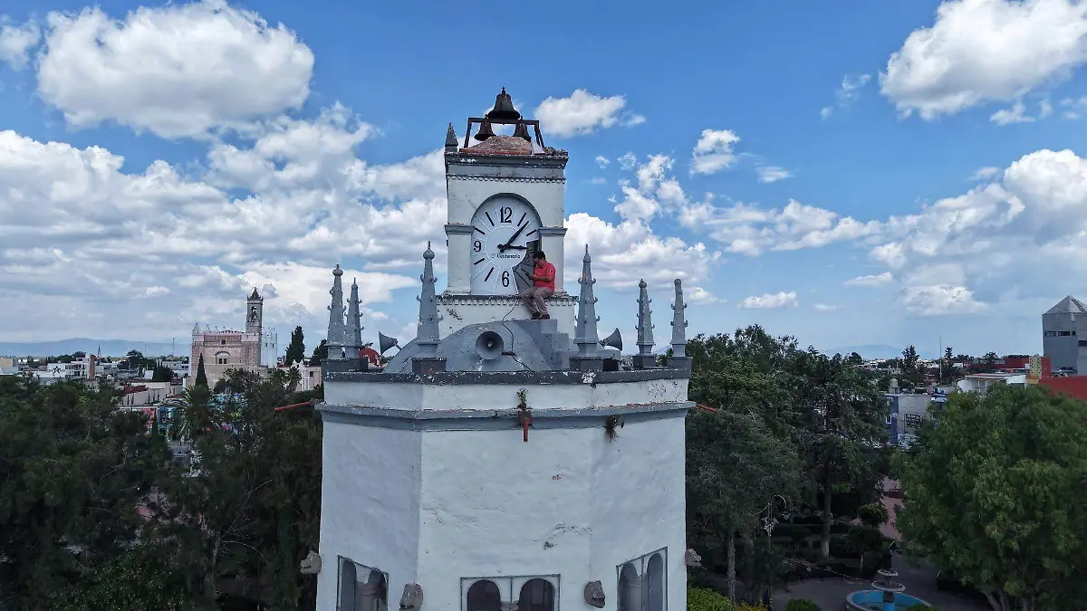 A un mes del 506 aniversario de Tepeaca, rehabilitan el histórico reloj de El Rollo