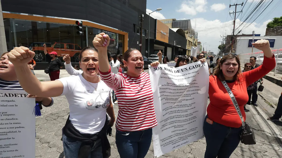 manifestacion padres de familia AMIZ-1