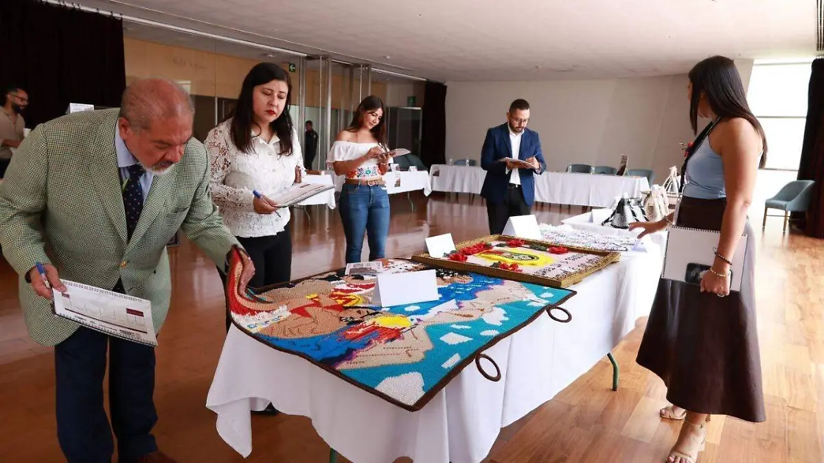 Crochet, madera, pirograbado, pintura y otras técnicas formaron parte de la muestra realizada como parte de las acciones de reinserción social.