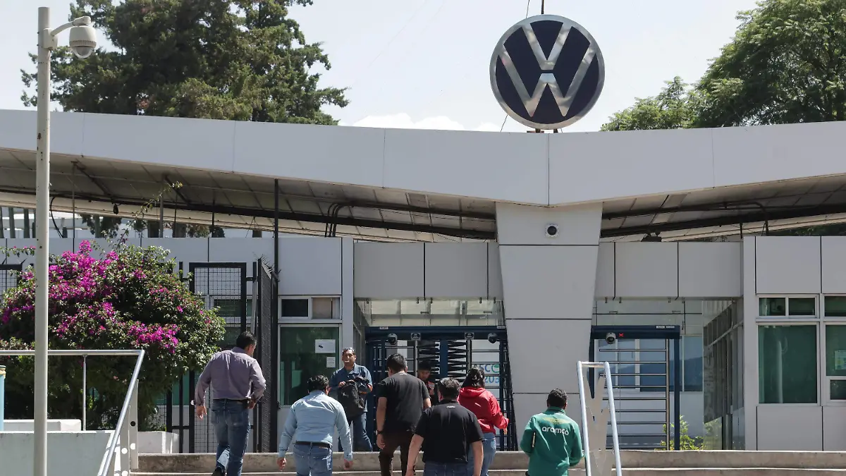 aplazan huelga en Volkswagen-1