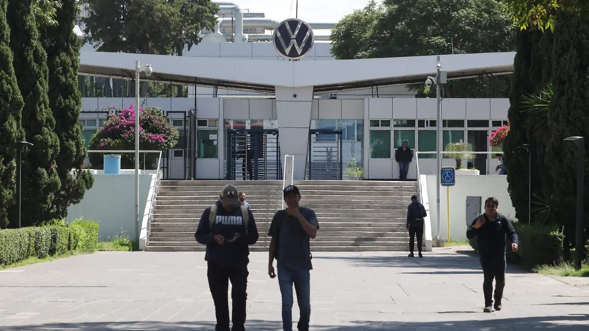 aplazan huelga en Volkswagen-1