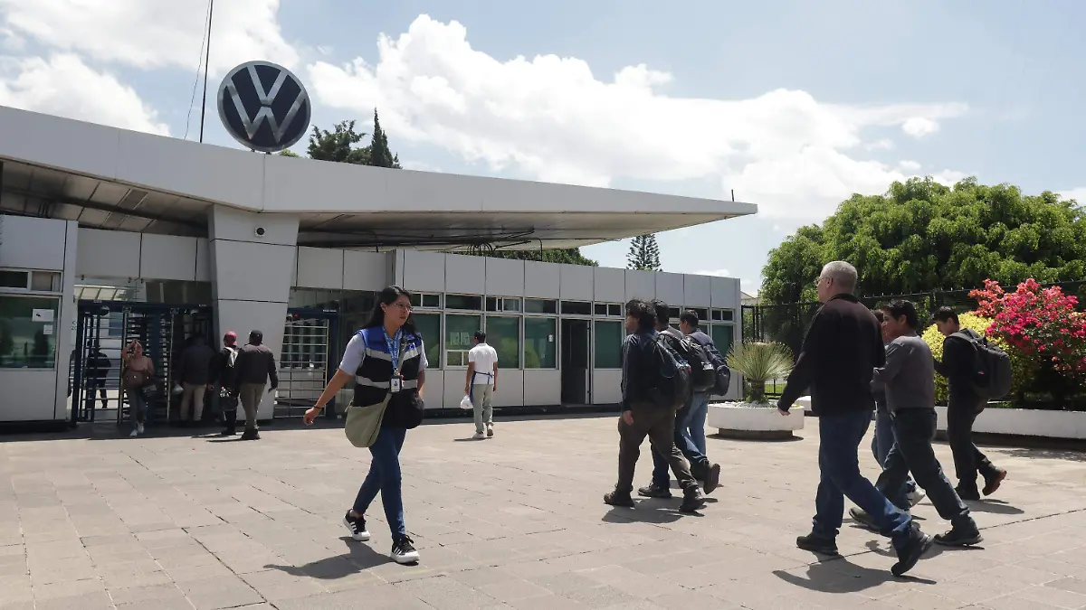 aplazan huelga en Volkswagen-1
