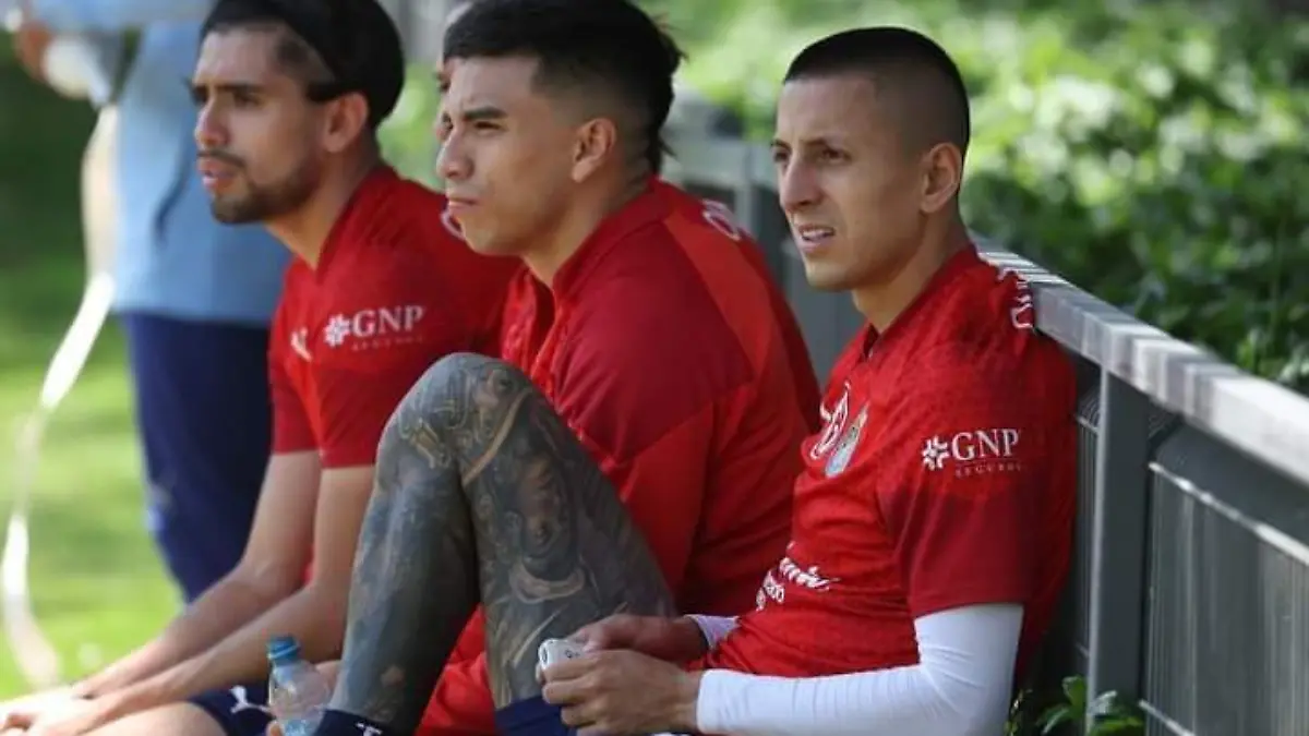 Roberto “Piojo” Alvarado  (1)