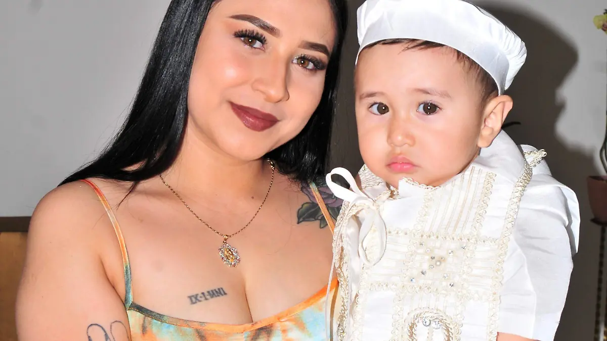 Ariadna con su hijo, Zaid Emiliano.