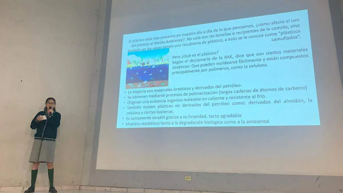 Brindan-a-los-alumnos-okokok