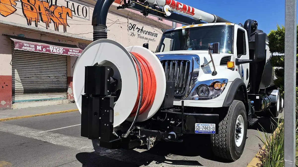 Realizan entrega de camiones  (1)