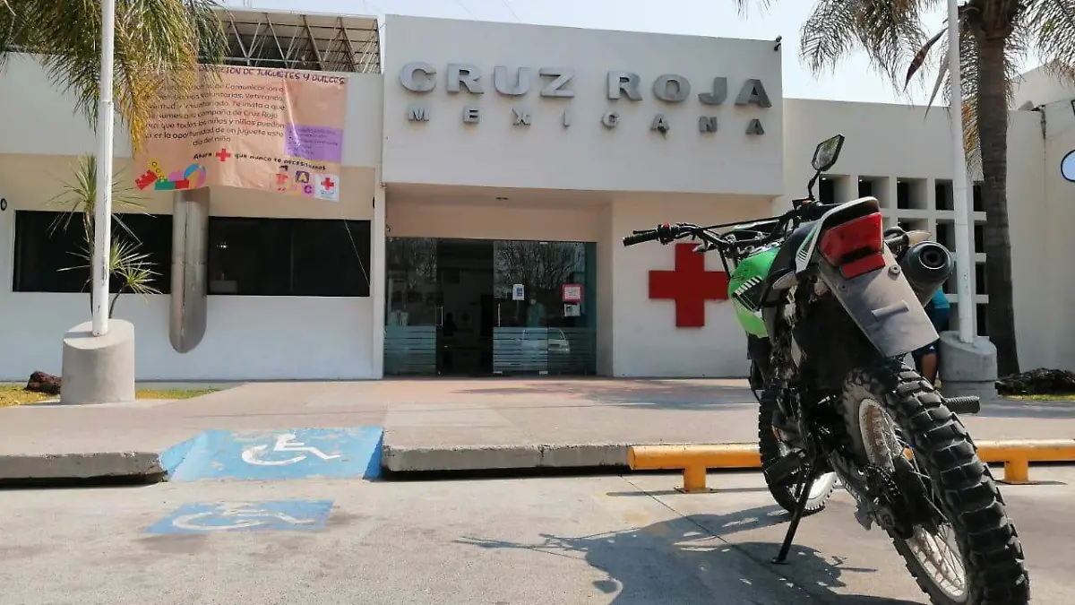 Motociclista-llega-a-Cruz-Roja-tras-haber-sido-baleado  (2)