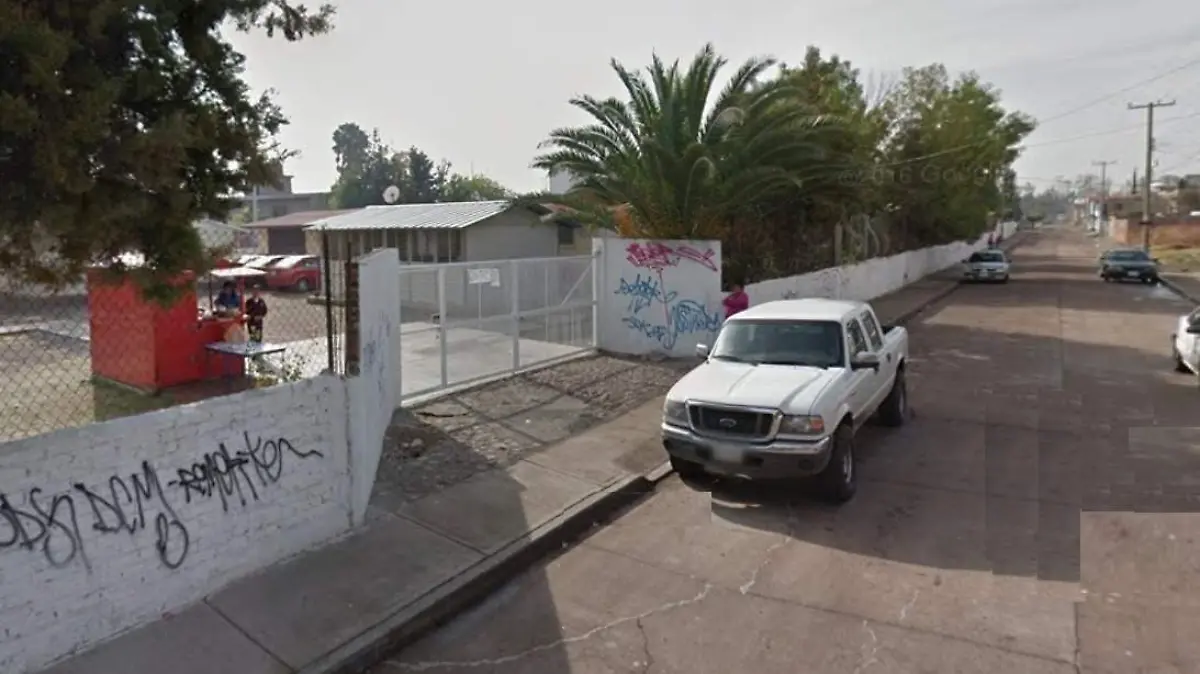 roban en escuela OK