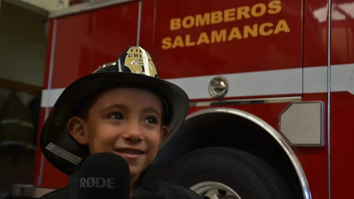 NOMBRAN A PEPE CHUY BOMBERO HONORARIO (2)