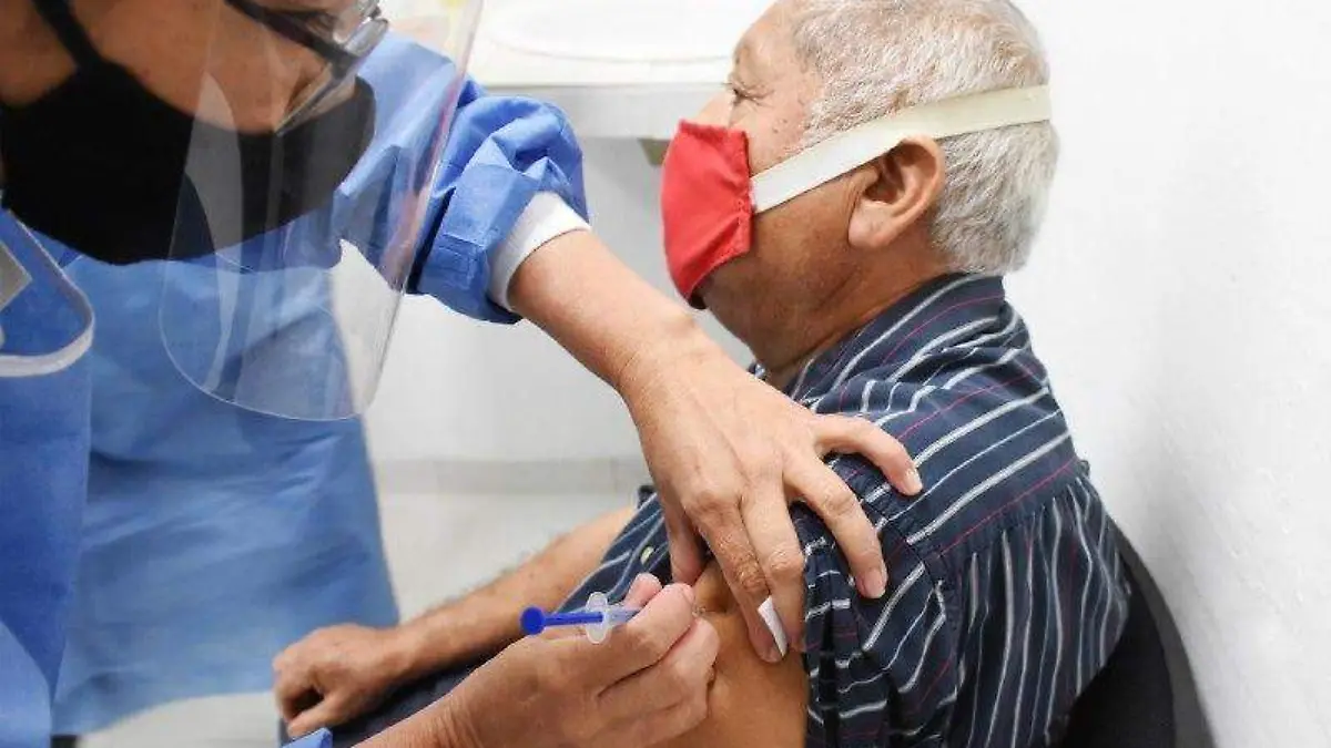 VACUNACIÓN ANTIINFLUENZA SE APLAZRÁ A NOVIEMBRE 1