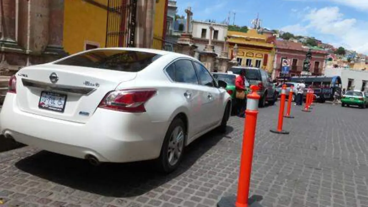 Guanajuato suman pagos de refrendos y placas 2