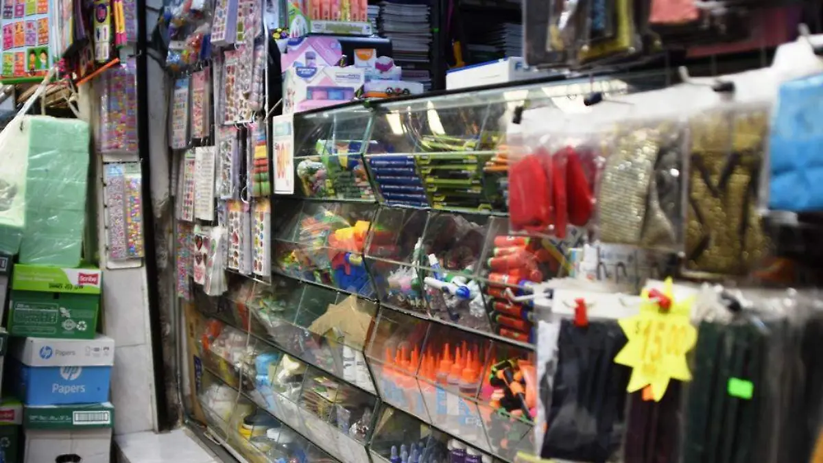 SERÁ BENEFICIO PARA PAPELERIAS POSIBLE REGRESO A CLASES EL 30 DE AGOSTO 1