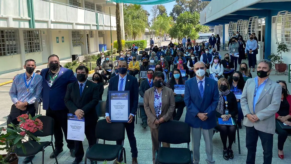 ENTREGA DE RECONOCIMIENTOS (1)