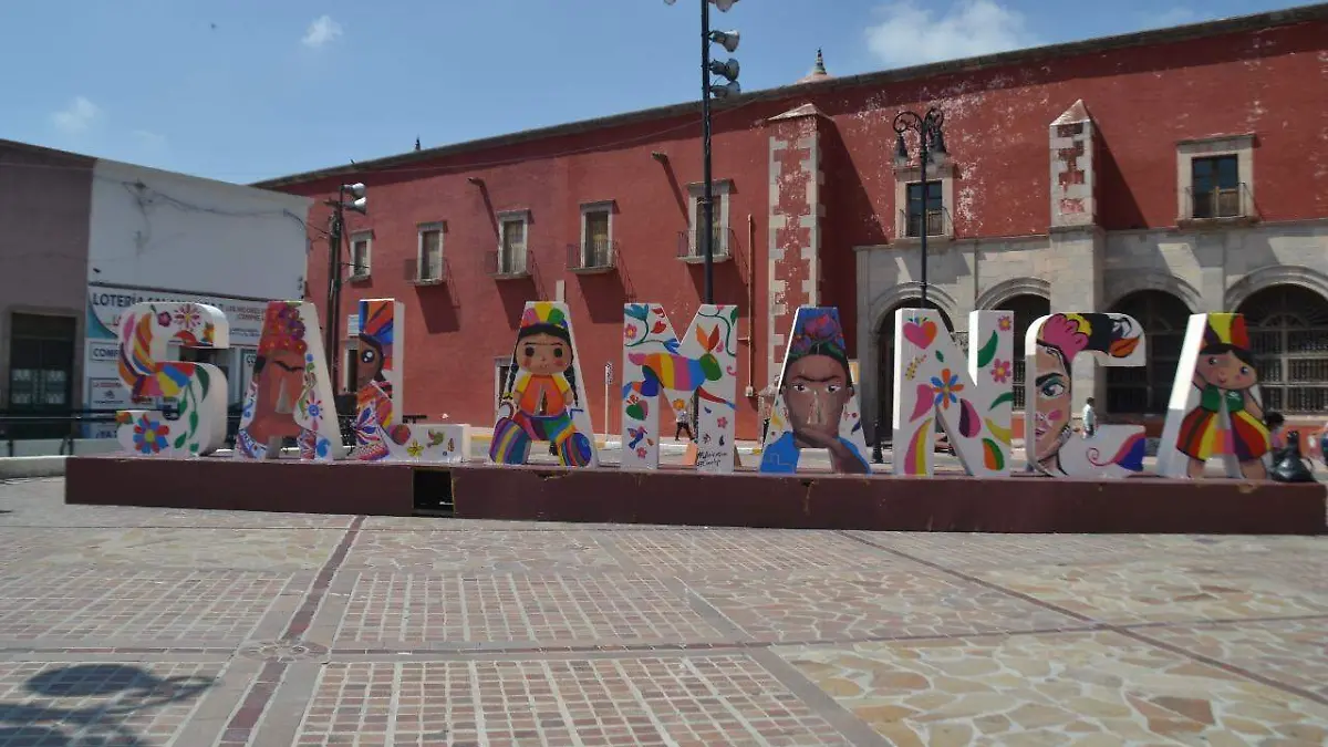 DECORAN LETRAS DE SALAMANCA CON PERSONAJES IMPORTANTES DE MEXICO  (2)