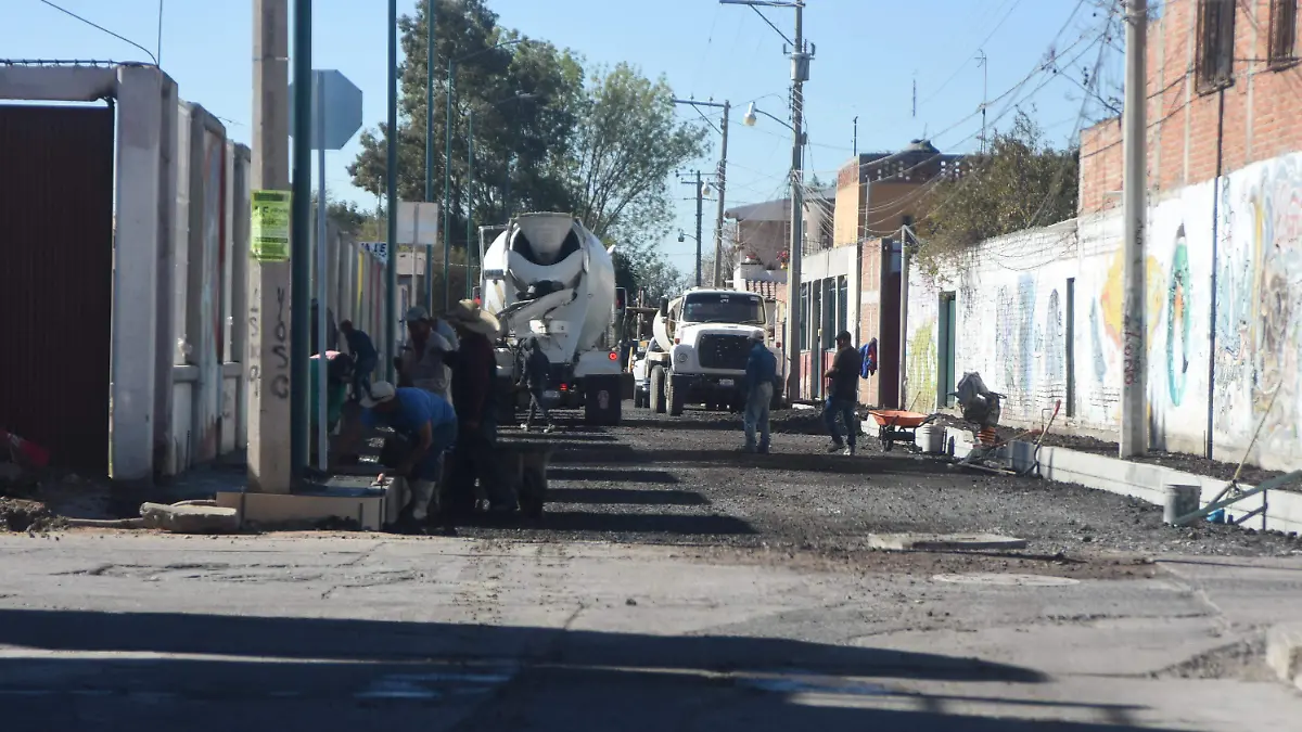 La pavimentación de la calle 2