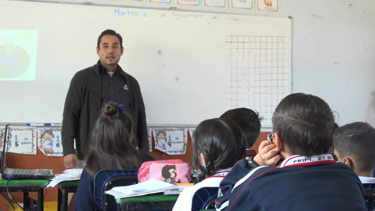 REALIZA CMAPAS CAMPANA PARA CONCIENTIZAR A ESTUDIANTES SOBRE  EL CUIDADO DEL AGUA  (3)