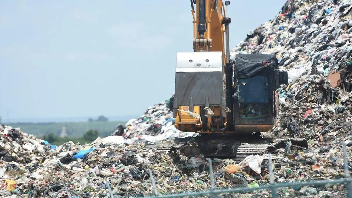 En el relleno sanitario_  autoridades municipales cumplen con lo minimo  3