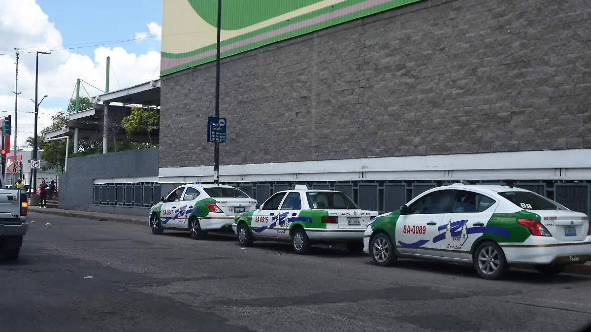 Taxistas suspenden envío de paquetería 1