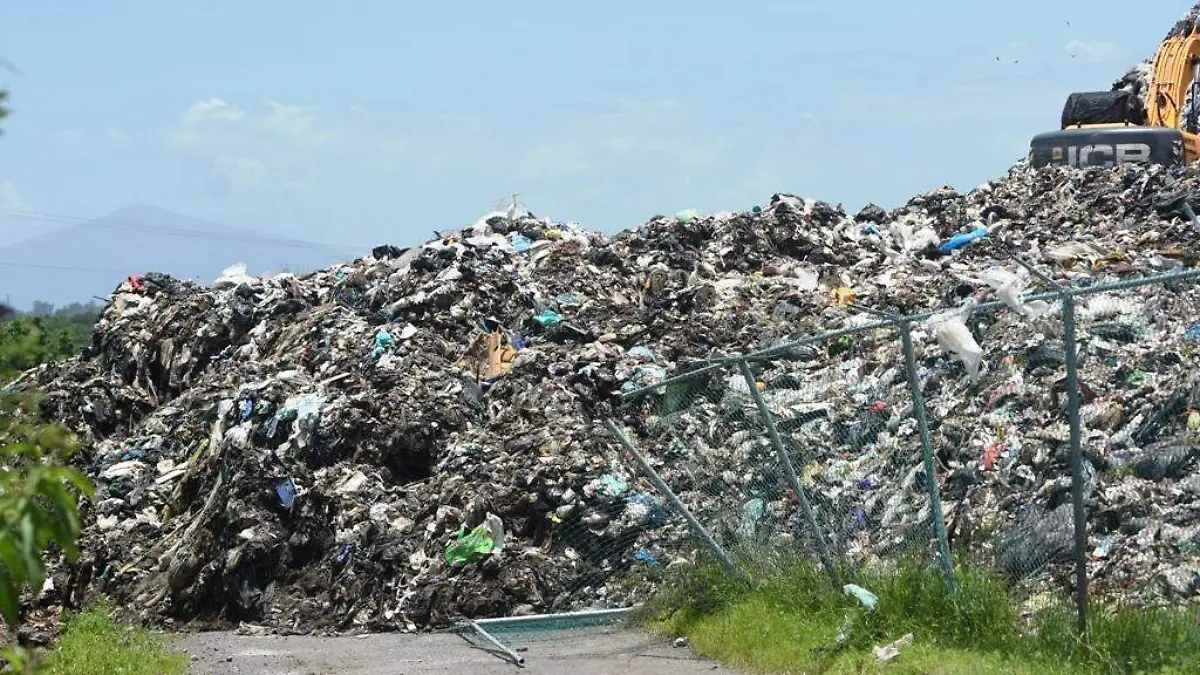 Quitarán malla perimetral del mercado Barahona para ponerla en el Relleno Sanitario  1