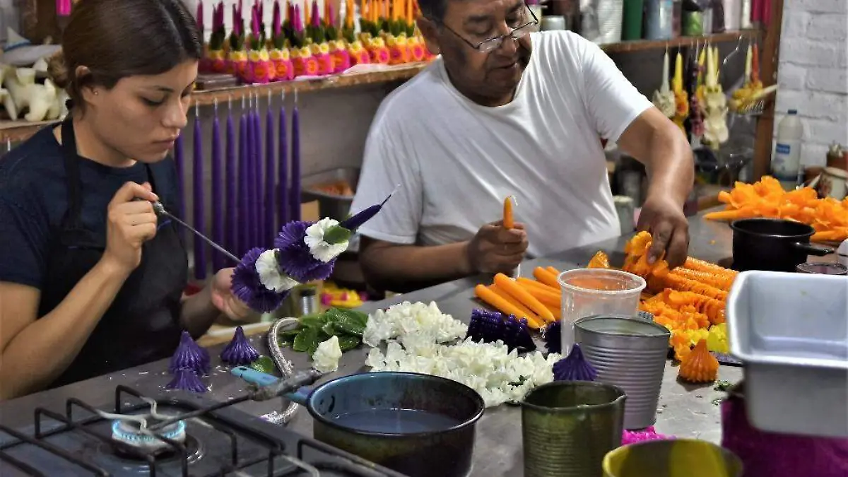 SE PREPARAN PARA VENTA DEL DÍA DE MUERTOS 6