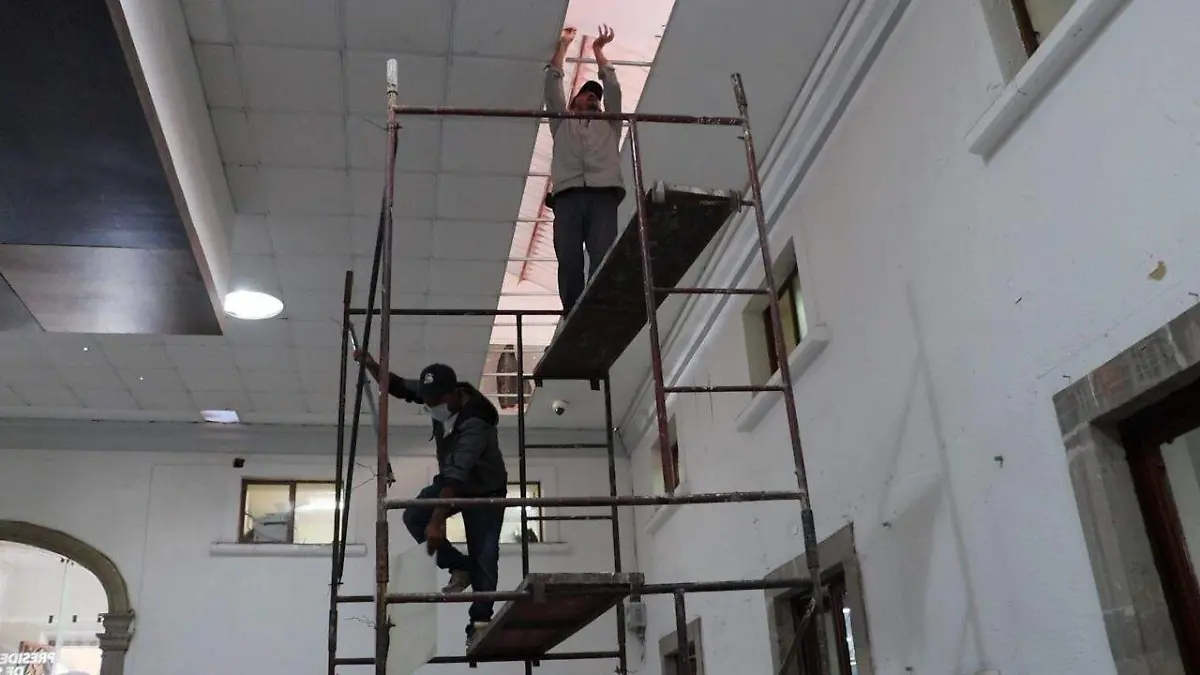 COMIENZA CÉSAR PRIETO A  ORDENAR LA CASA 1