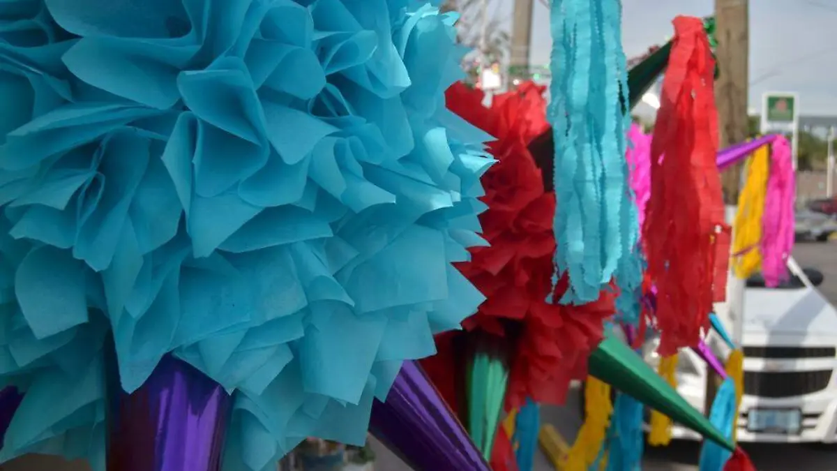 Invitan-a-taller-de-piñatas-navideñas 3 (2)