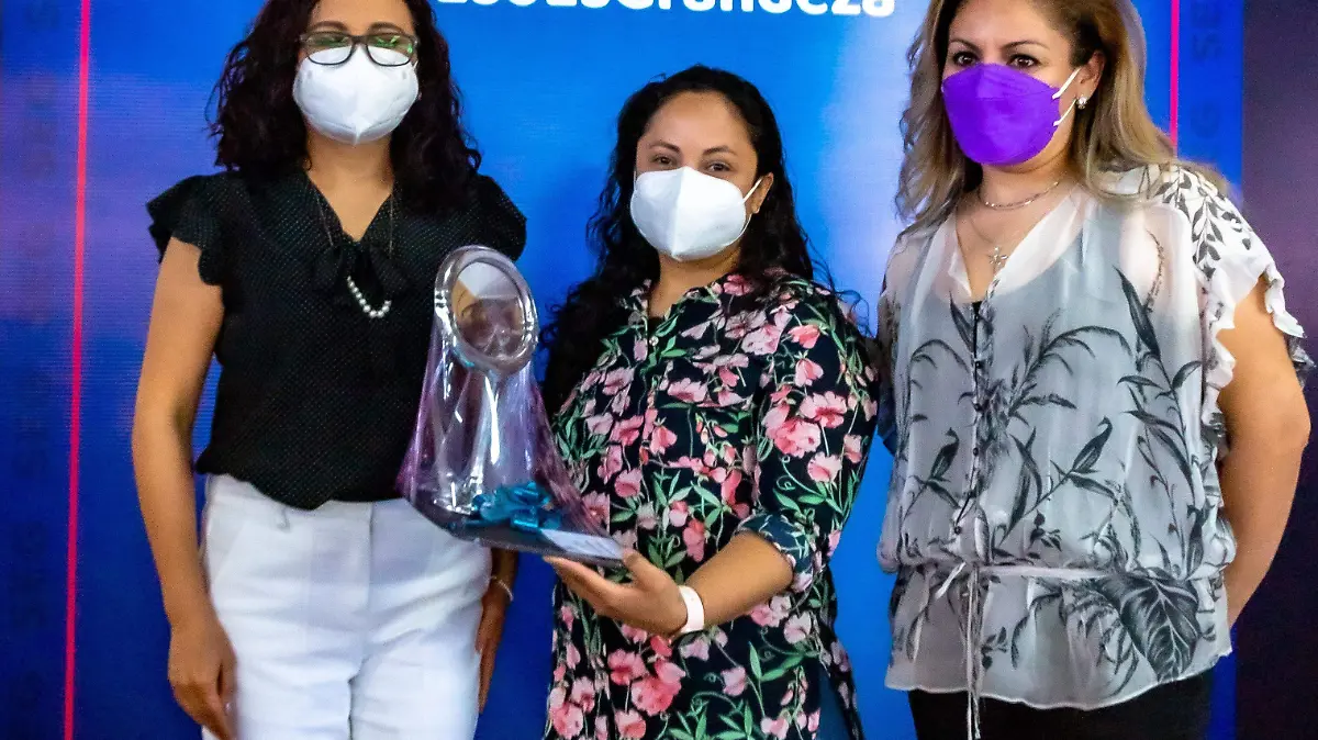 Reconocen a maestras salmantinas  2