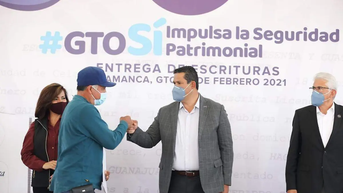 Entrega de escrituras (4)