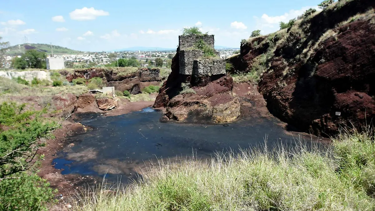 SE ESTA CREANDO UN LUGAR ENFERMO EN CERRO DE LA CRUZ 5