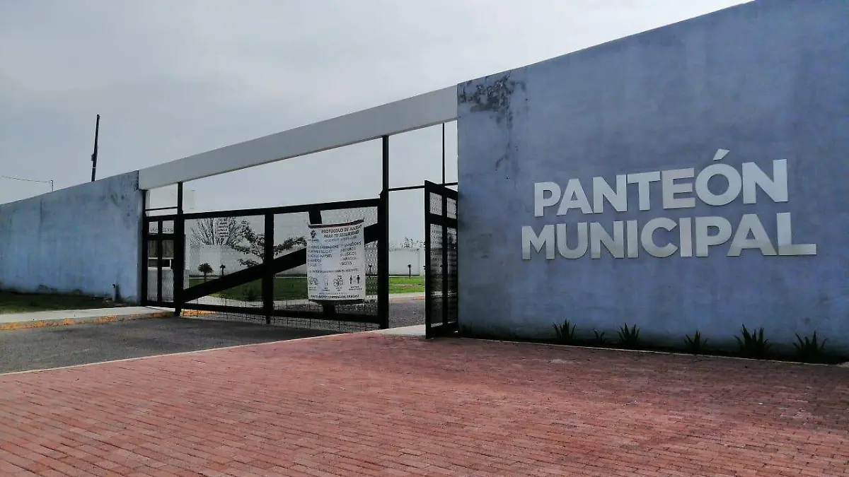 A MEDIAS OPERA EL PANTEON NUEVO DE SALAMANCA  (1)