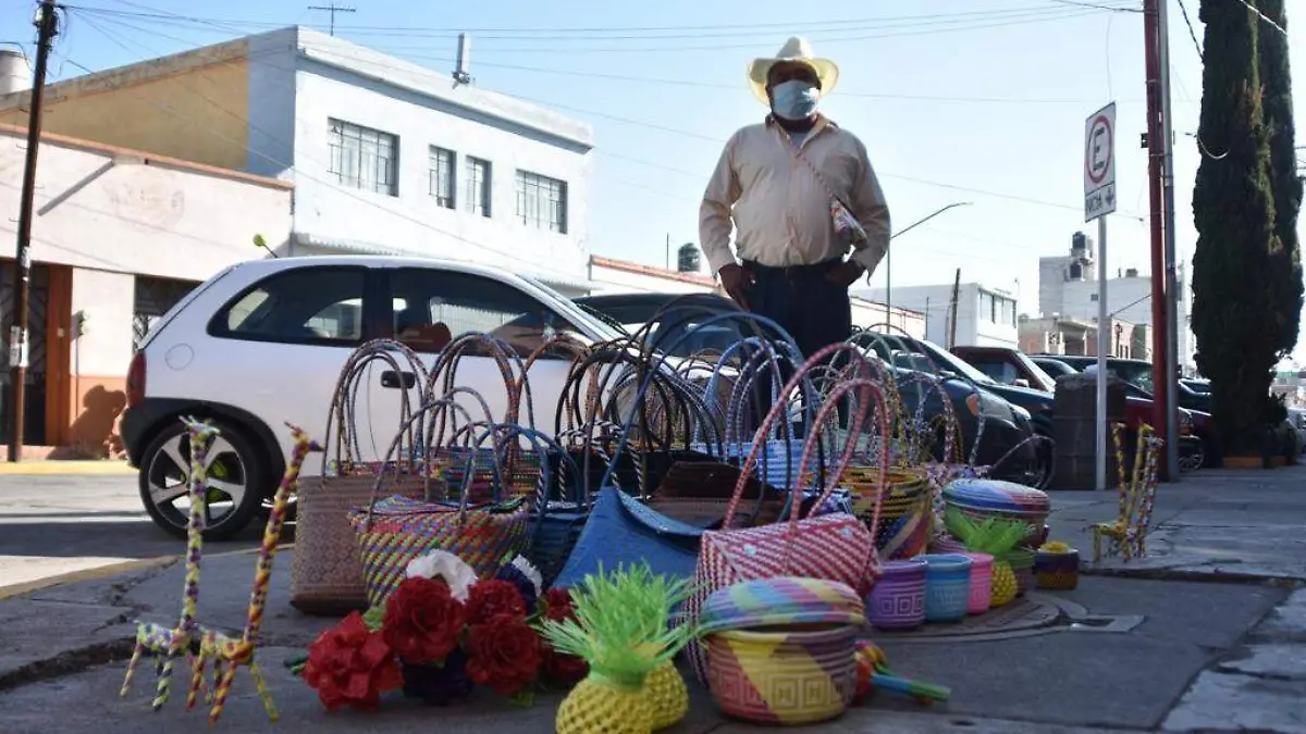 RECORRE MÁS DE UN KILOMENTRO PARA TRABAJAR 4
