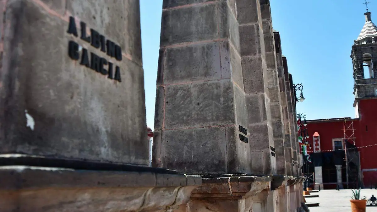 En-la-plaza-cívica