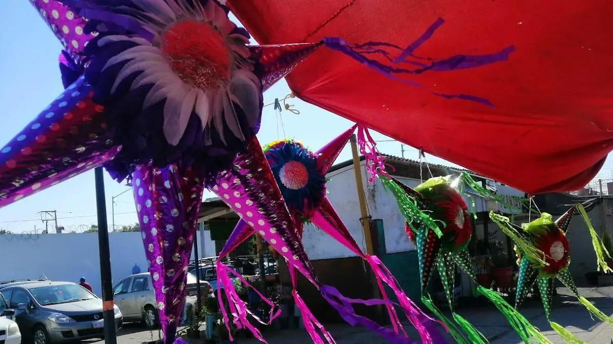 Invitan-a-taller-de-piñatas-navideñas 3 (1)