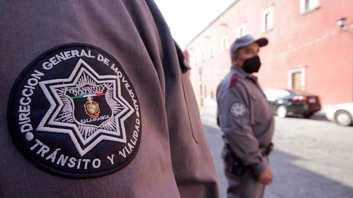 Se-realizó-la-entrega-de-uniformes