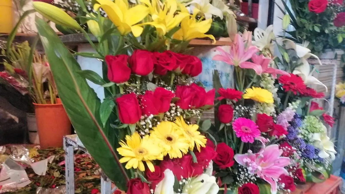 IMPACTA A FLORERIAS AUSENCIA DE GRADUACIONES PRESENCIALES 1