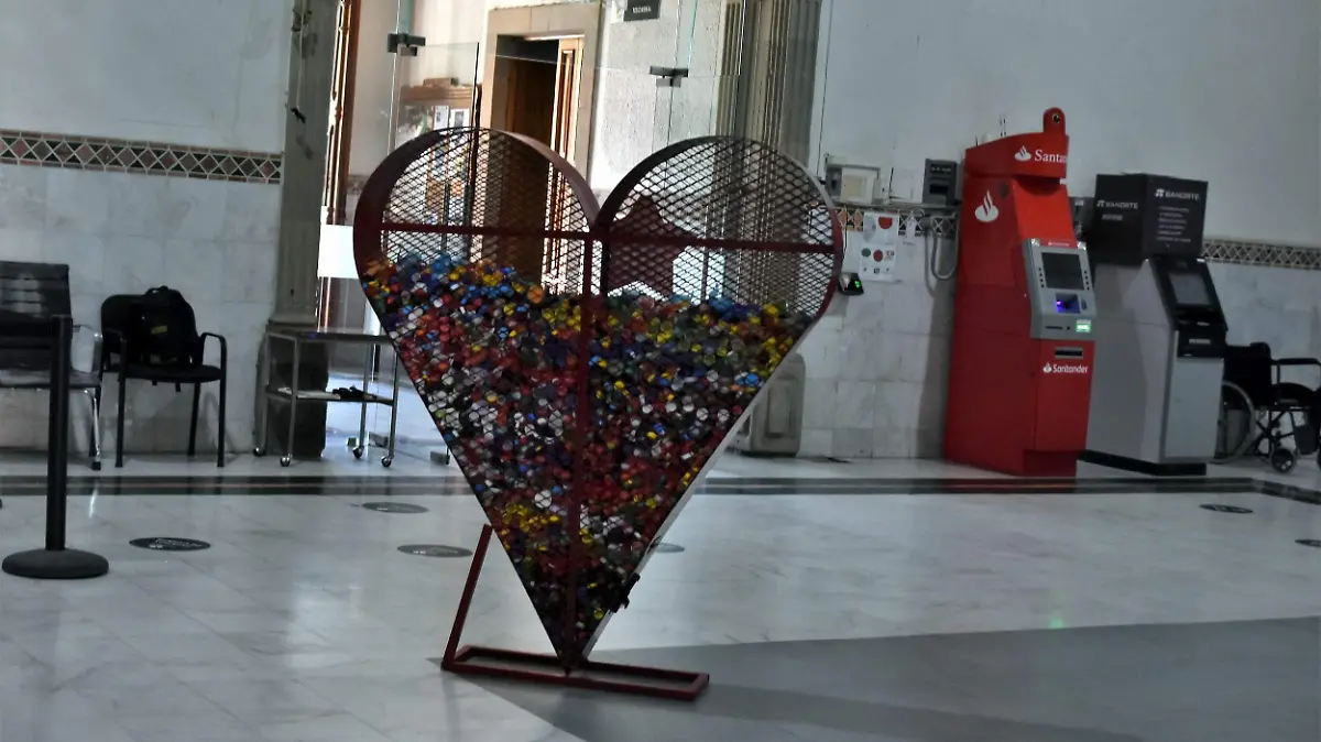 RECOLECTAN TAPITAS PARA AYUDAR A NINOS CON CANCER  (1)