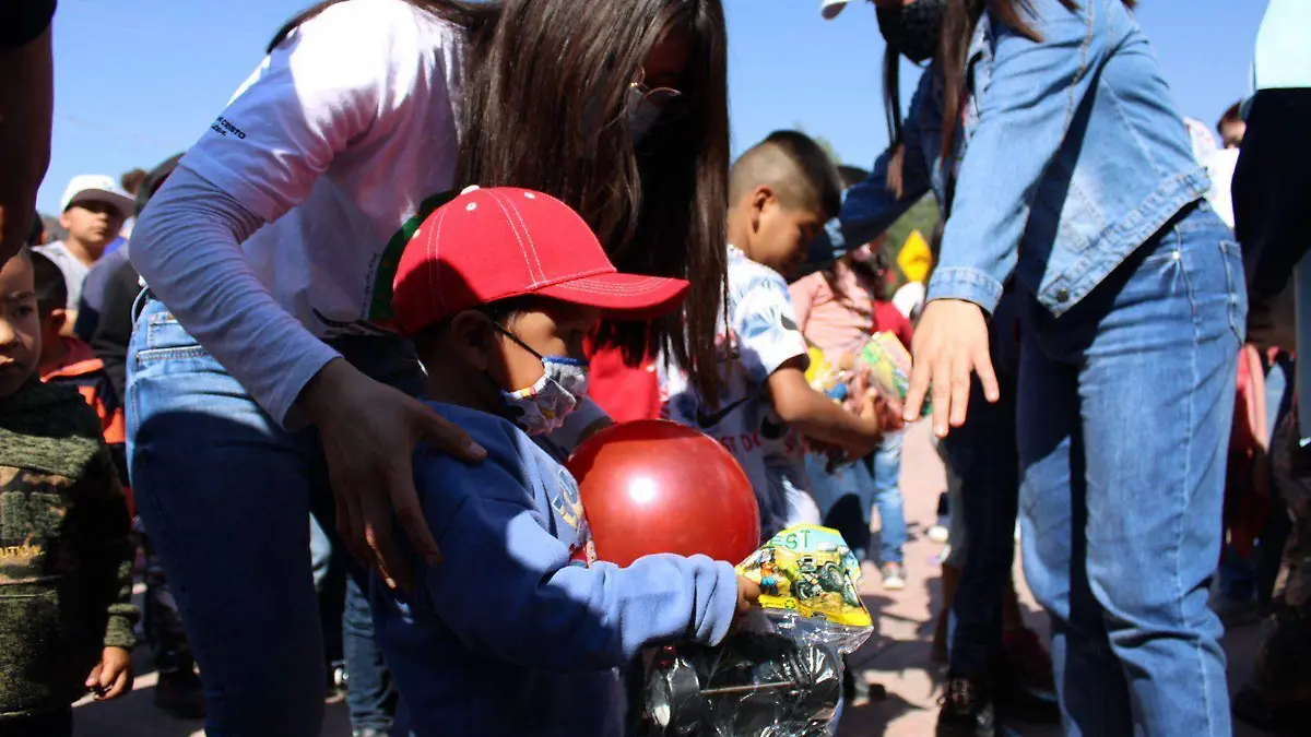 LLEVAN JÓVENES ALEGRÍA A NIÑOS DE COMUNIDADES LEJANAS A SALAMANCA 1