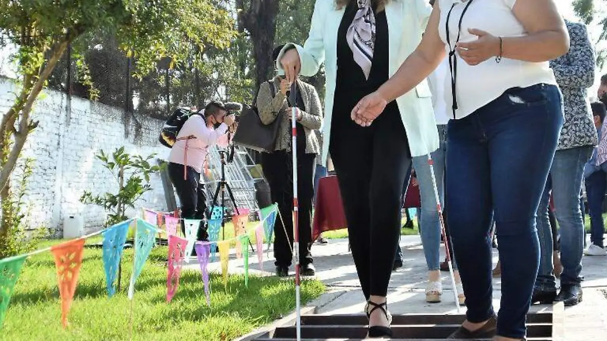 La-Presidenta-Del-DIF