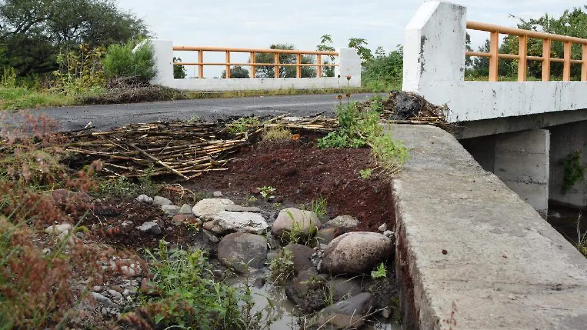 Puente-de-Barrón-sigue-con-afectaciones.  2 (2)