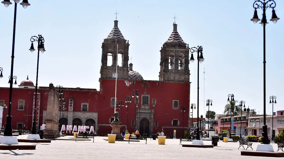 CONSTRUCCIÓN DE ESTACIONAMIENTO DIGNIFICARÍA ZONA CENTRO 1