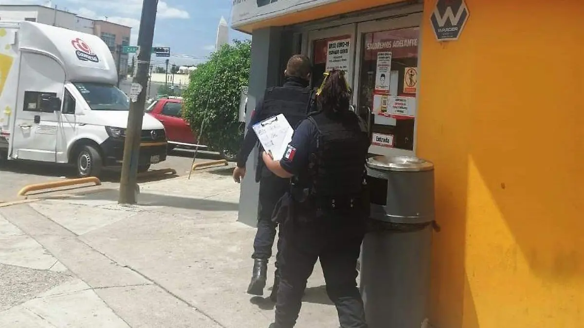 Realizan operativos en tiendas de conveniencia  2