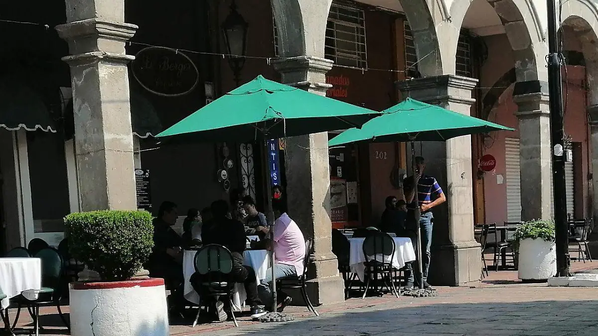 SE MODERMIZAN RESTARUANTEROS 1