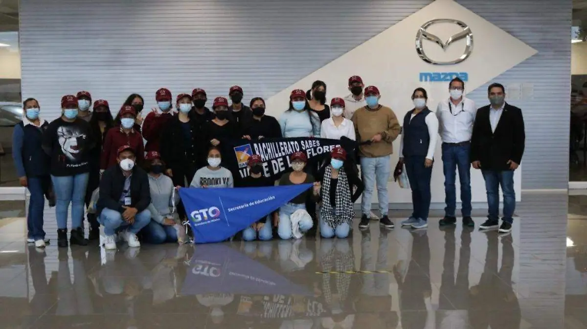 ACERCAN-A-ESTUDIANTES-AL-SECTOR-EMPRESARIAL-3